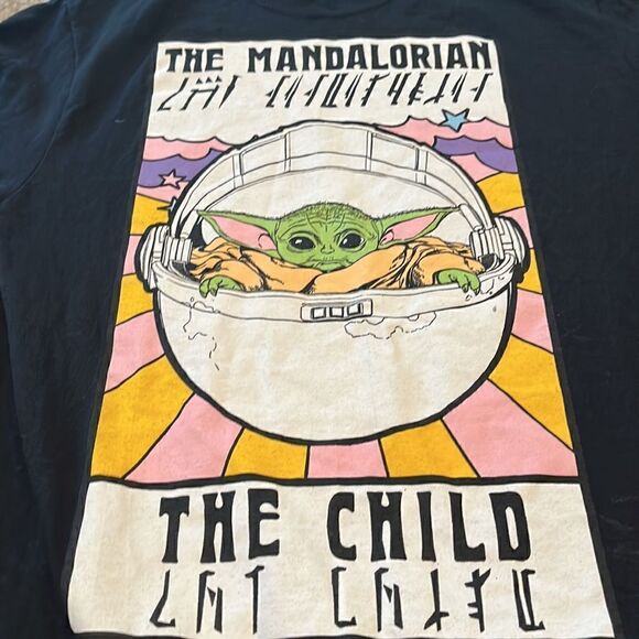Star Wars Mandalorian “The Child” t-shirt, size Large - Picture 2 of 3